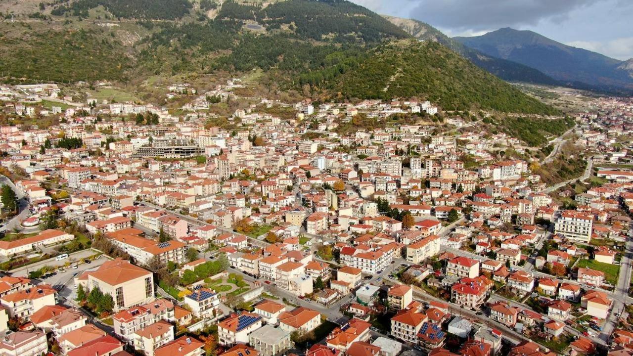 KarpenísionΤο Πέτρινο Της Γιαγιάς Μαρίκαςアパートメント エクステリア 写真